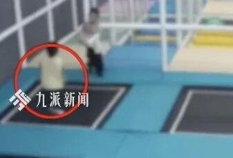 星合证券 浙江4岁男童喝珍珠奶茶蹦床窒息身亡，家属质疑奶茶店未张贴明显告示，店家：在处理